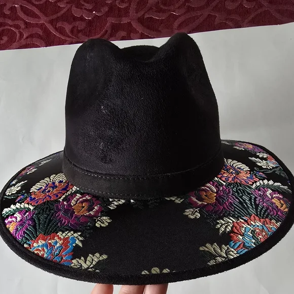 Floral Embroidered Black Hat - Picture 7 of 12